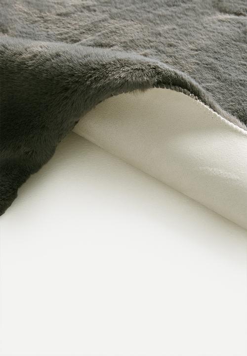 Fotakis Rugs Fotakis Eli Faux Fur Rug 60x90 Charcoal (7292735946841)