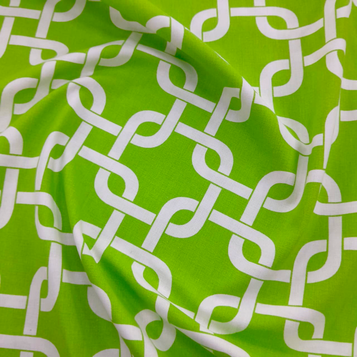 Fabric Printed Cotton Chain Reaction 140 cm.