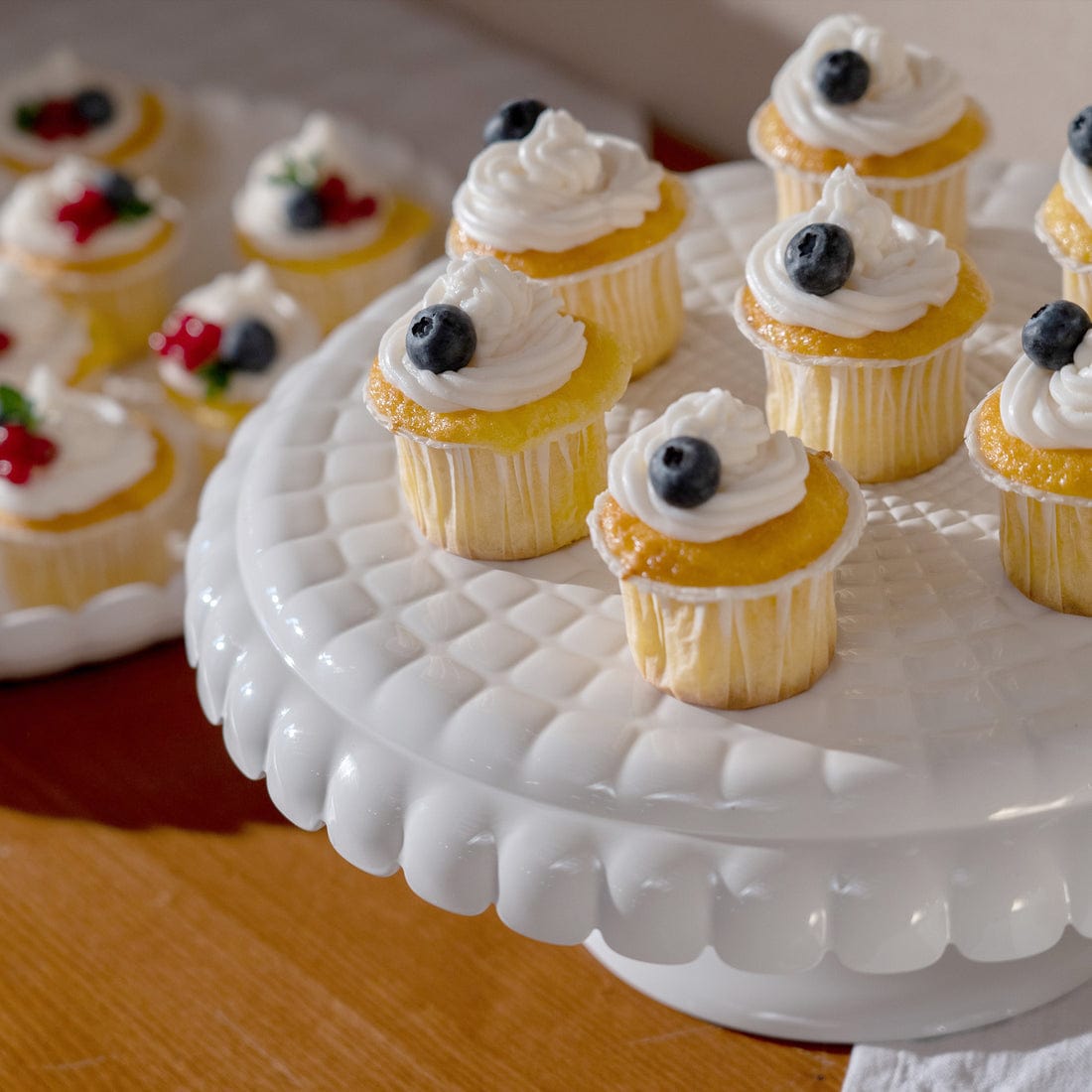 Guzzini Cake Dome Guzzini Tiffany Cake Stand With Dome GZ199401156