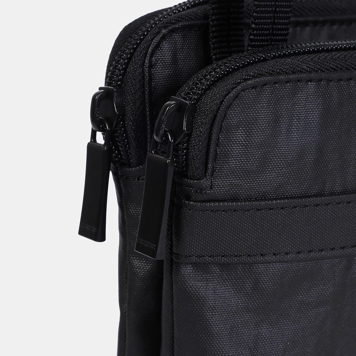 Hedgren Ladies Handbags Hedgren Rupee RFID Passport Holder Black (7777712210009)