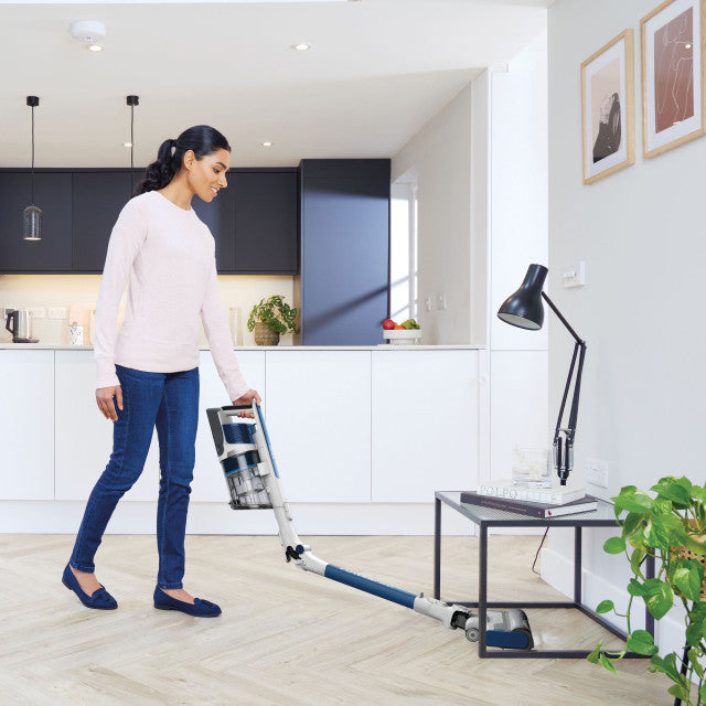 Shark PowerPro Cordless Stick Vacuum Cleaner Navy Metallic IZ380EU.