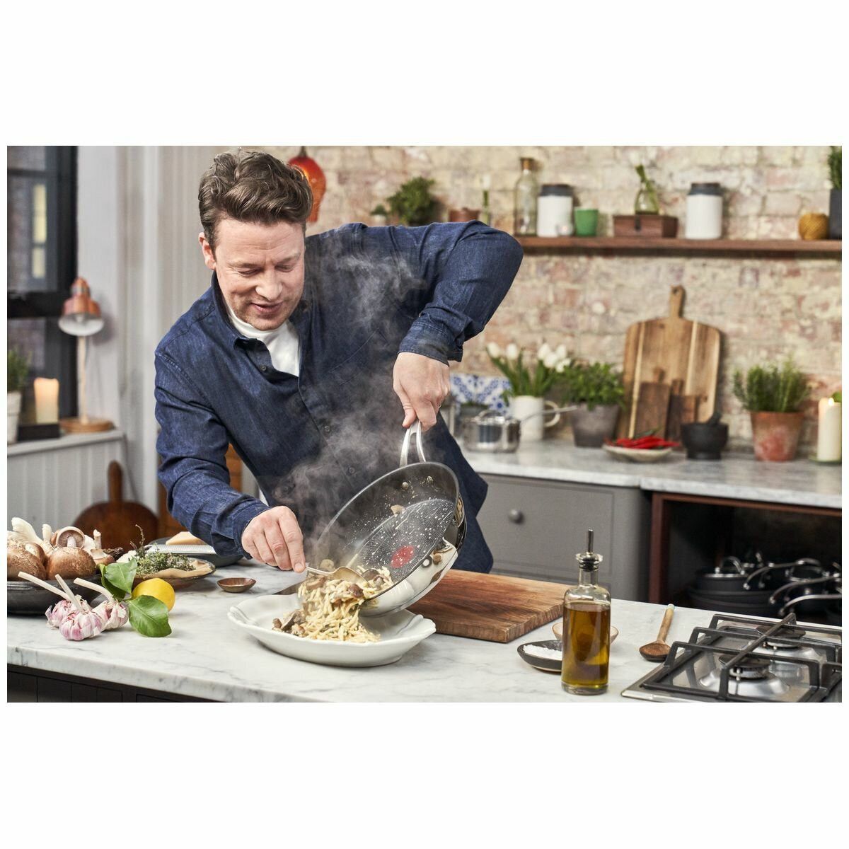 JAMIE OLIVER FRYING PAN Jamie Oliver Cook's Classic Induction Non-Stick Frypan 24cm E3060434