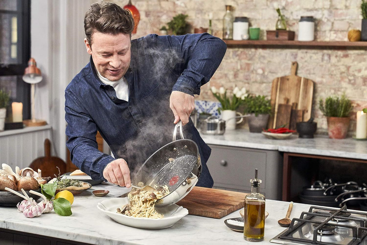 JAMIE OLIVER FRYING PAN Jamie Oliver Cook's Classics Induction Non-Stick Saute Pan 24cm E3063234