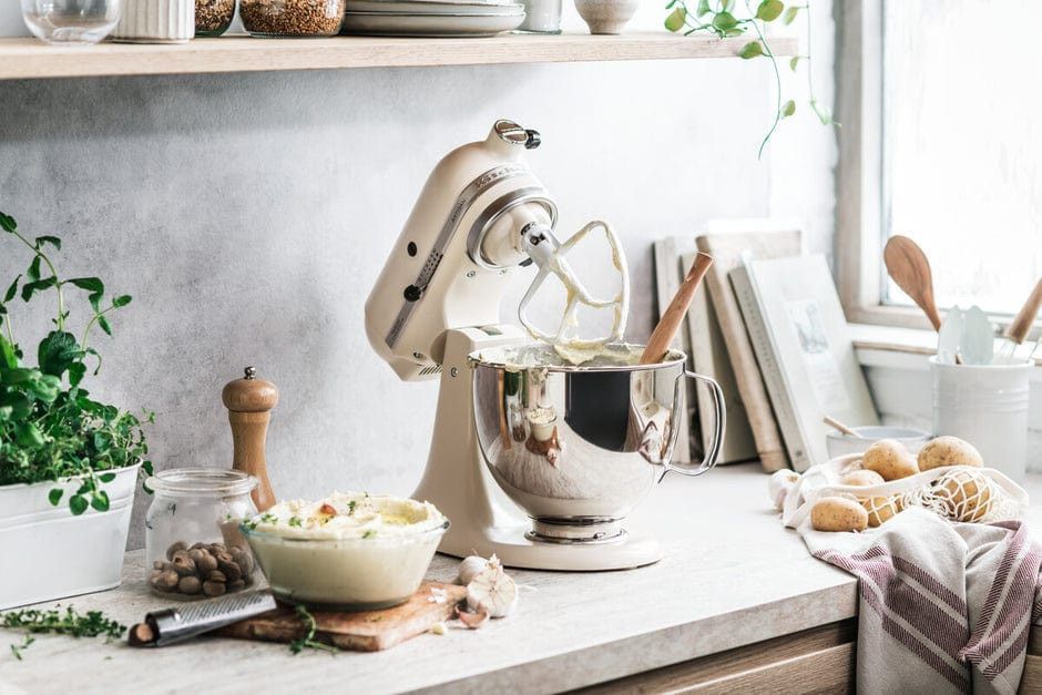 KitchenAid Food Processor KitchenAid Artisan 4.8L Stand Mixer Fresh Linen 5KSM175PSEFL