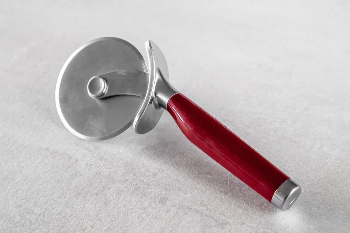 KitchenAid PIZZA CUTTER KitchenAid Coreline Pizza Wheel Empire Red KAG1130 (7764632371289)
