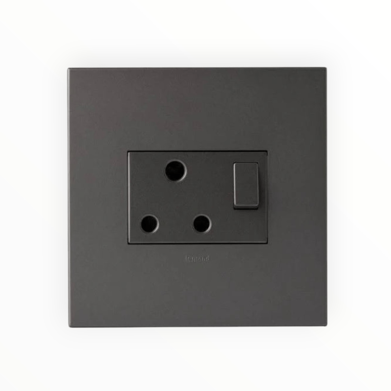 Legrand plug ﻿ Legrand Arteor Single Switched Socket 4X4 Magnesium PD44MM