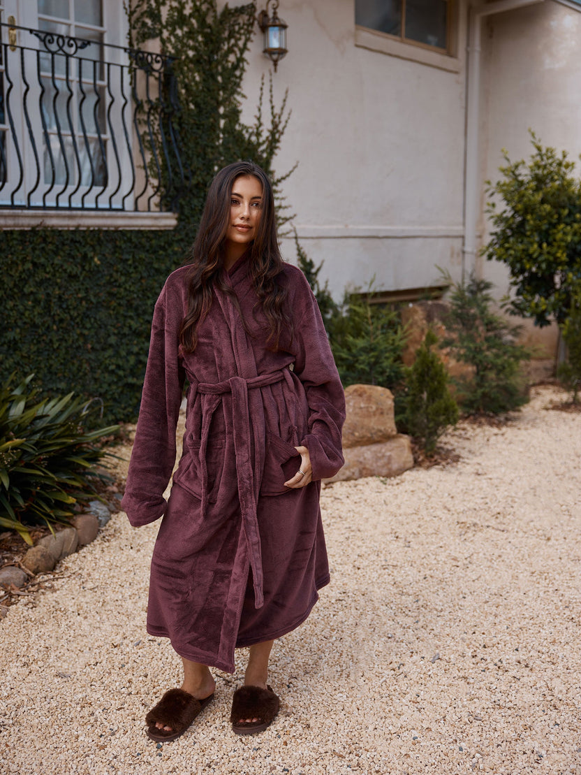 Linen House Bathrobe Plush Plum.