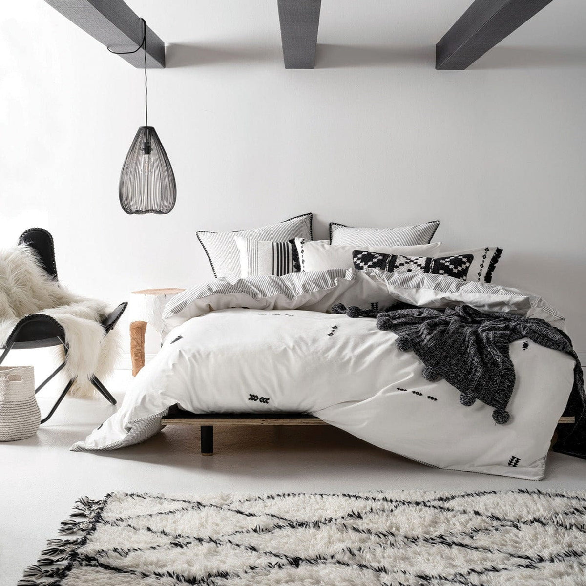 Linen House Duvet Cover Double Linen House White Isabel Duvet Cover Set (7501563134041)