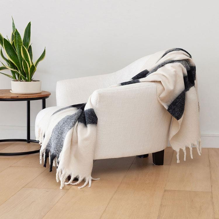 Linen House Duvet Cover Linen House Embrace Throw 140x180cm Tartan