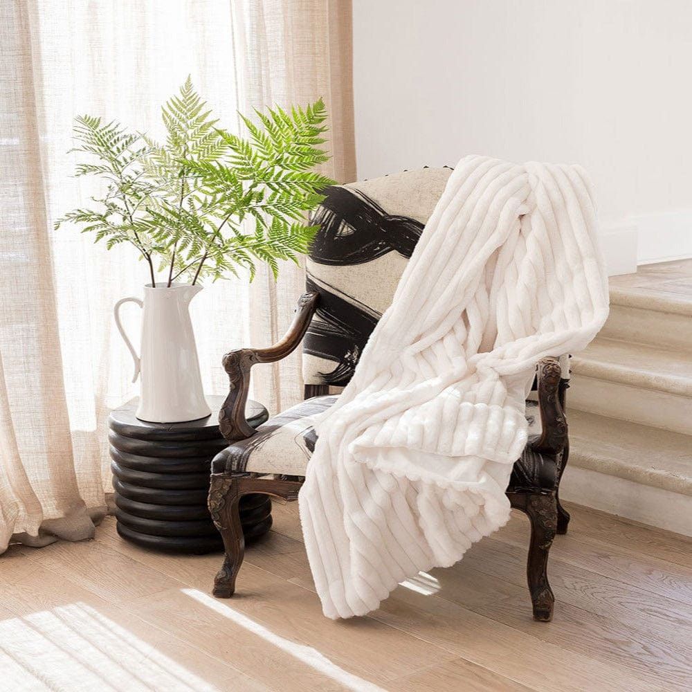 Linen House Fur Throw Linen House Decadence Fur Throw 150x200cm Pearl