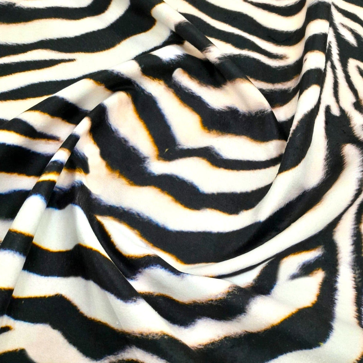 Loomcraft Fabrics Upholstery Fabric Zebra Skin Printed Velvet Upholstery Fabric Animal Skin 140 cm