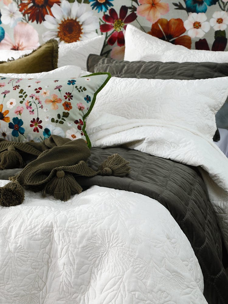 M.M Linen BEDSPREAD M.M Linen Lourdes Ivory Bed Cover Set (7301492605017)