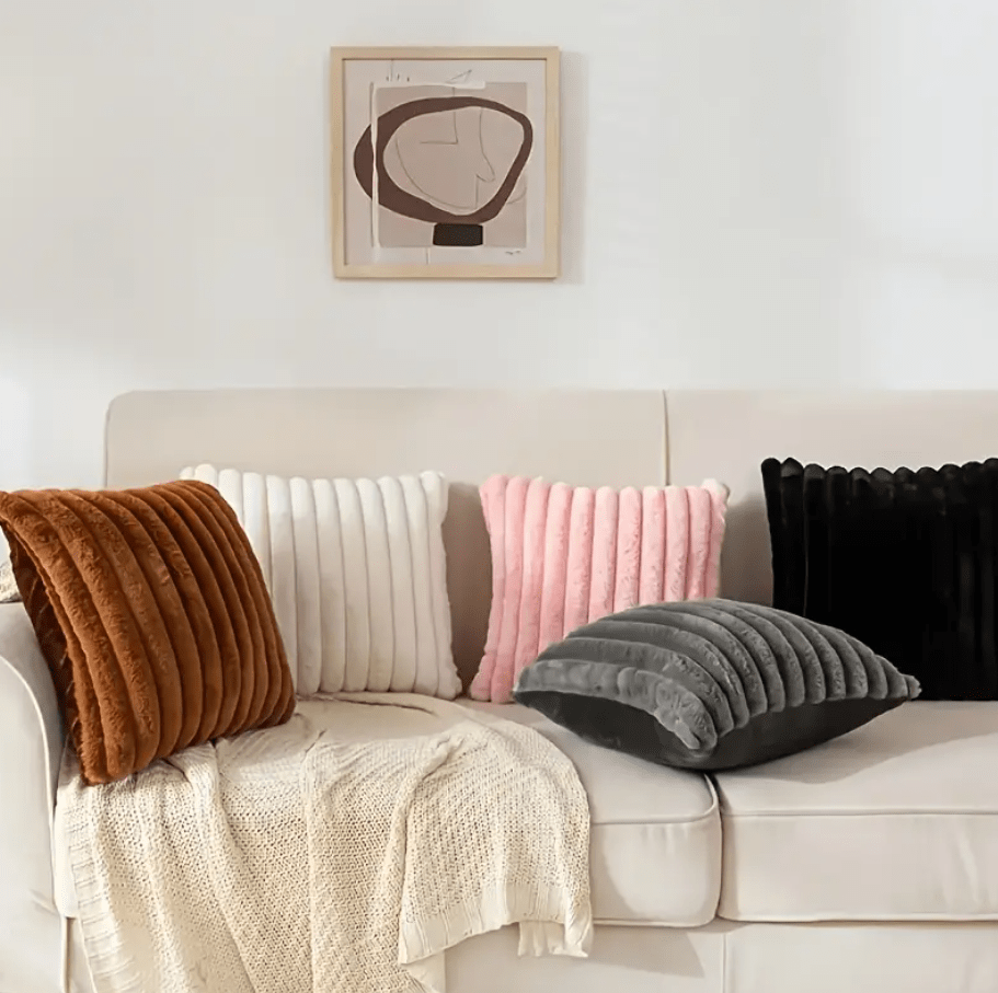 MHC Wolrd scatter cushion Fur Scatter Cushions Collection 50x50 cm