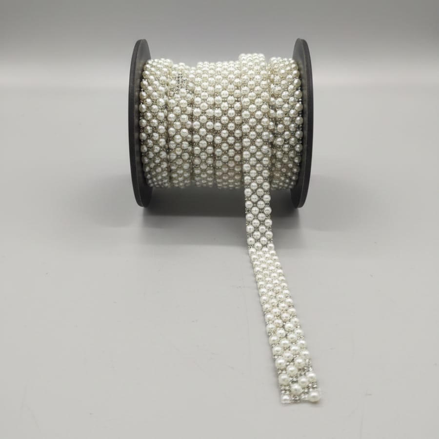 MHC World Trimmings Iron On Pearls