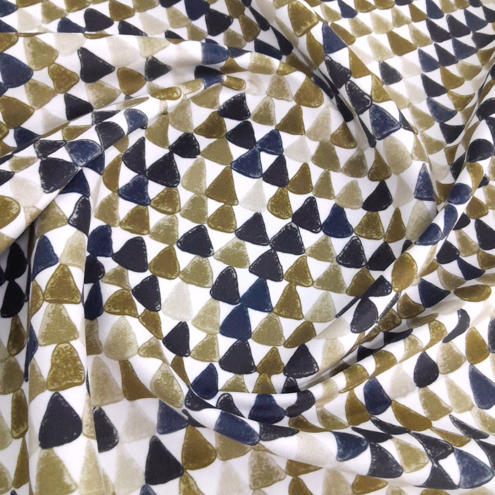 MHC World Upholstery Fabric Fabric Velvet Mallacca Upholstery Dune 140 cm