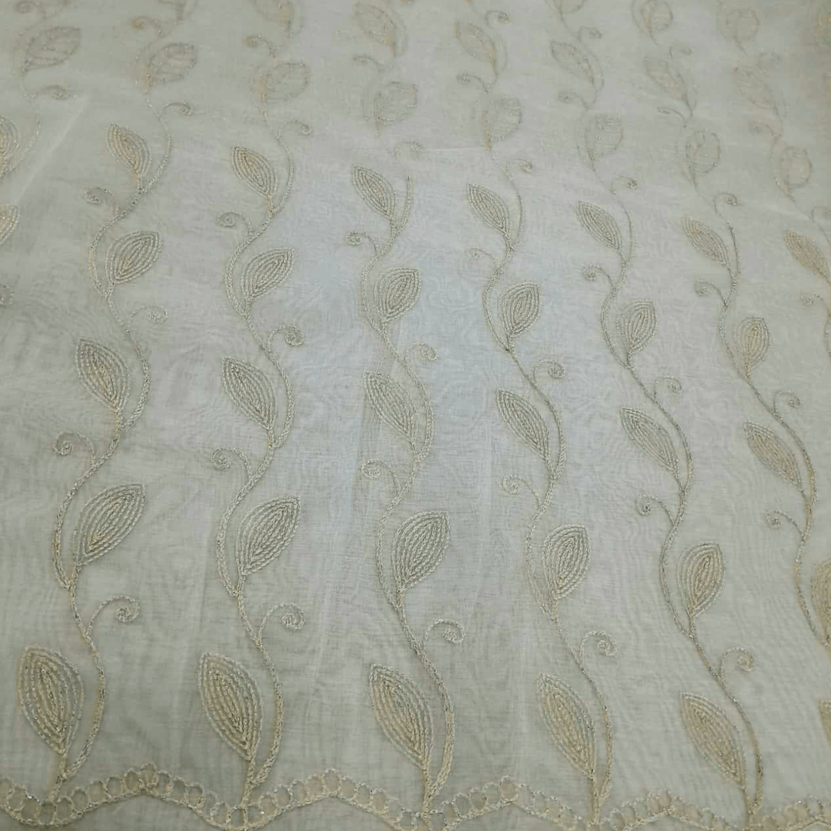 Mood Fabrics Curtaining Fabric Cream/Beige Fabric Embroidery Voile Floral 1 280 cm
