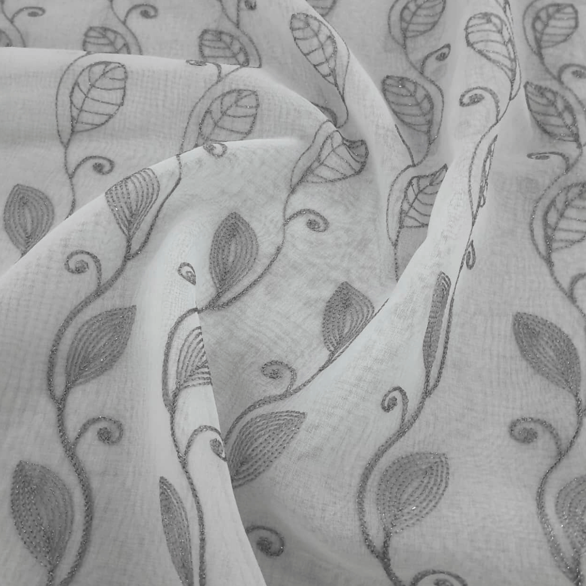 Mood Fabrics Curtaining Fabric Fabric Embroidery Voile Floral 1 280 cm