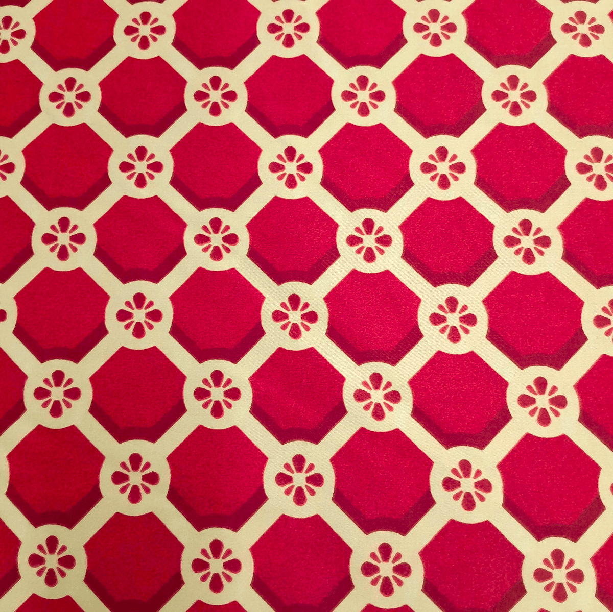 MSR Cotton Fabric Red Printed Cotton Fabric Trellis 150 cm