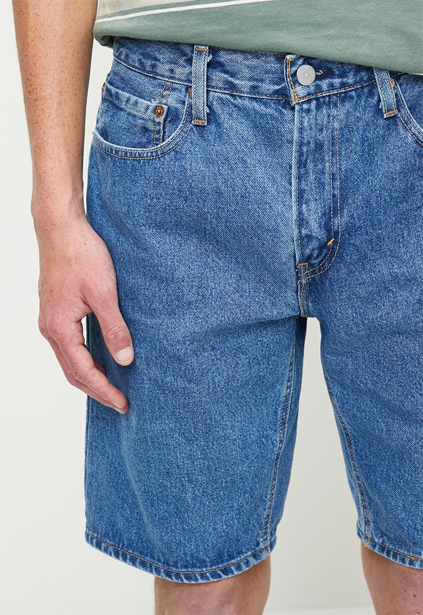 Levi's 405 Standard Short - Medium Score Short A69570024