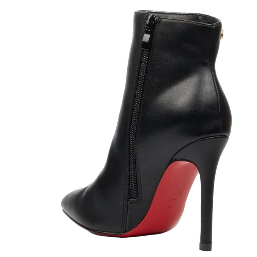 Miss Black Boss 24 Boots – Black.