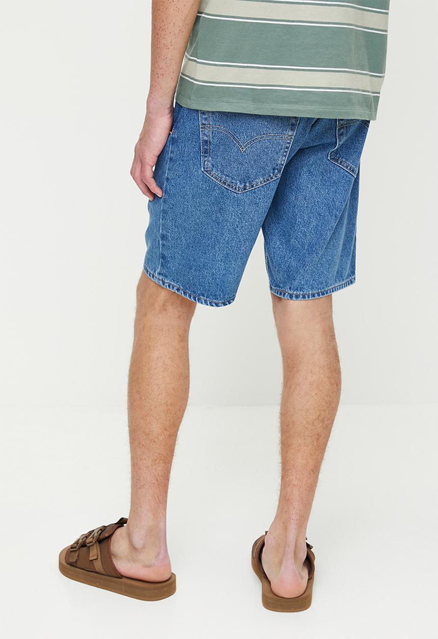 Levi's 405 Standard Short - Medium Score Short A69570024