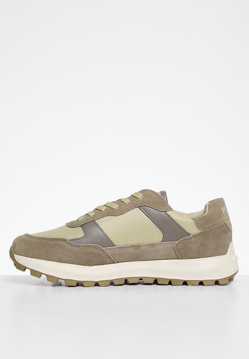 Polo Shoes Polo Panelled Cleated Runner Taupe (7682178482265)