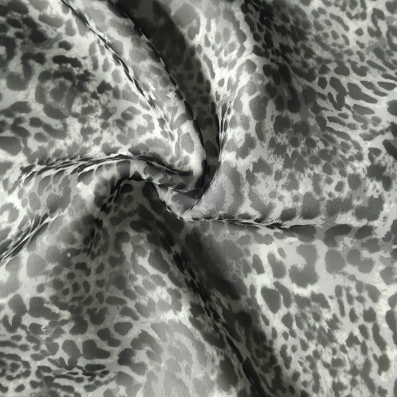 PRINTED CHIFFON Dress Fabrics Digital Printed Floral Chiffon Fabric 150 cm (7767693197401)