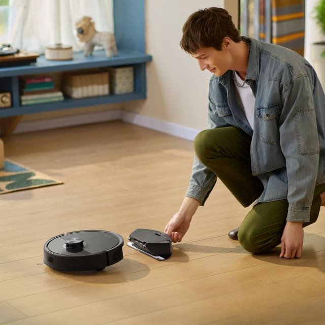 Roborock Q7 TF+ Auto-Empty Smart Robot Vacuum Black.