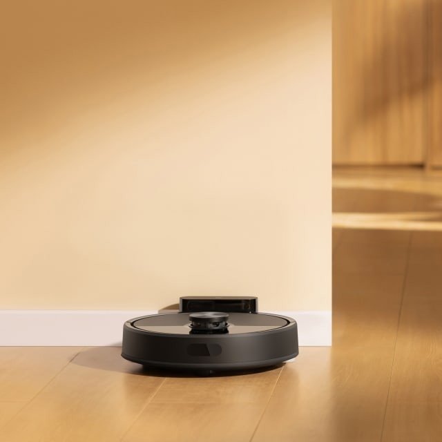 Roborock Q7 TF+ Auto-Empty Smart Robot Vacuum Black.