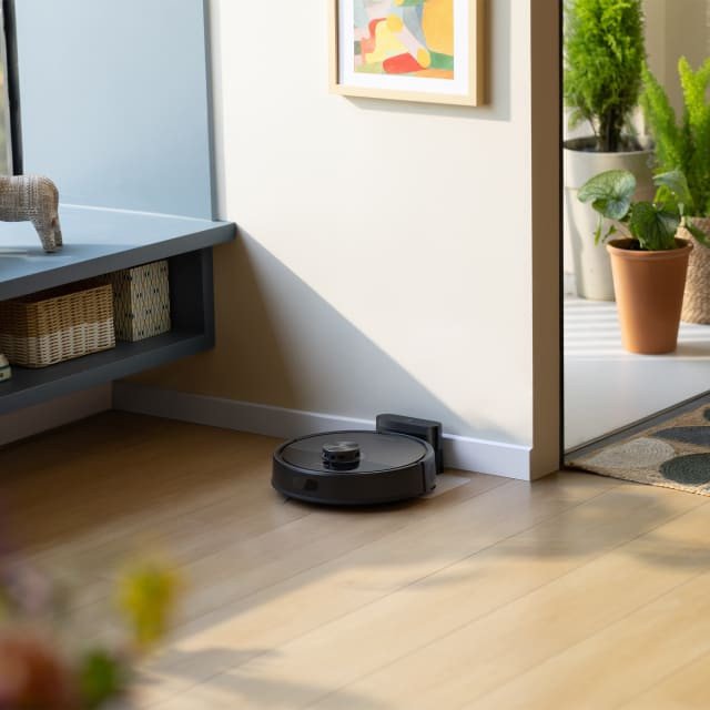 Roborock Q7 TF Smart Multi-Surface Robot Vacuum Black.