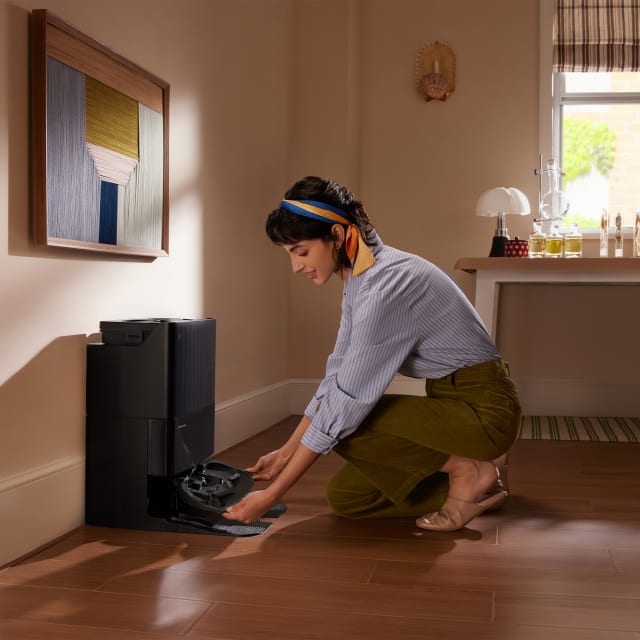 Roborock QR 798 Smart Clean Robot Vacuum & Mop Black.