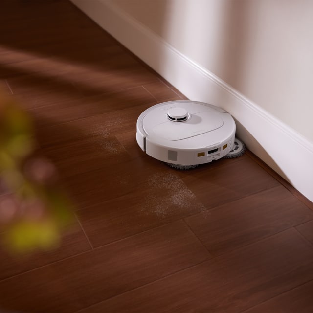 Roborock QR 798 Smart Clean Robot Vacuum & Mop White.