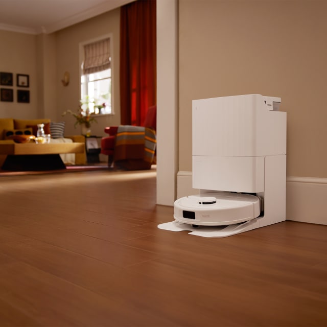 Roborock QR 798 Smart Clean Robot Vacuum & Mop White.
