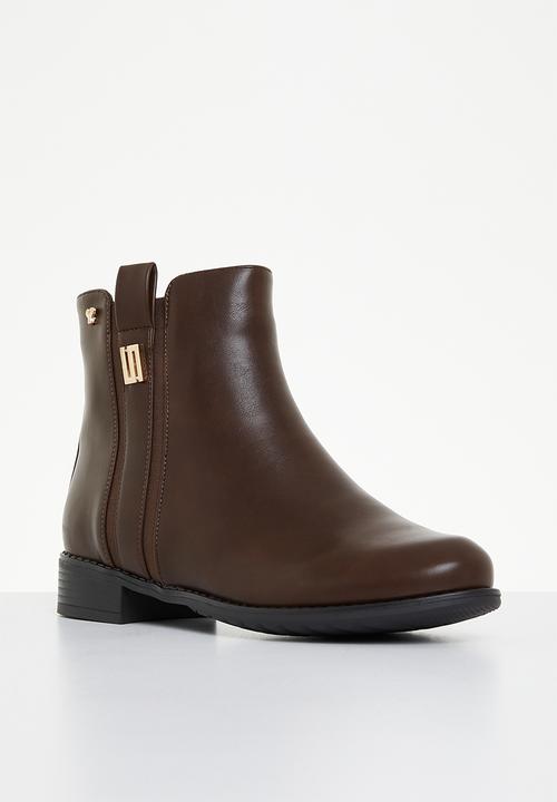 Butterfly Feet Huda 10 ankle boot - Chocolate.