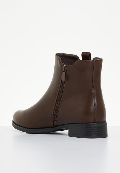 Butterfly Feet Huda 10 ankle boot - Chocolate.