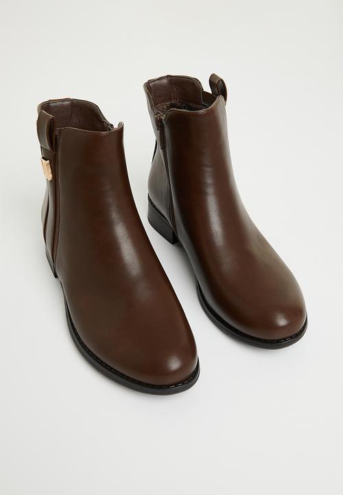 Butterfly Feet Huda 10 ankle boot - Chocolate.