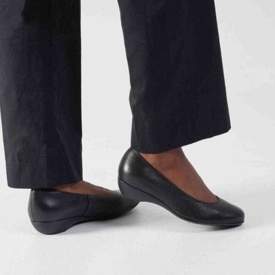 Froggie Ladies Lea Waxy Shoes Black.