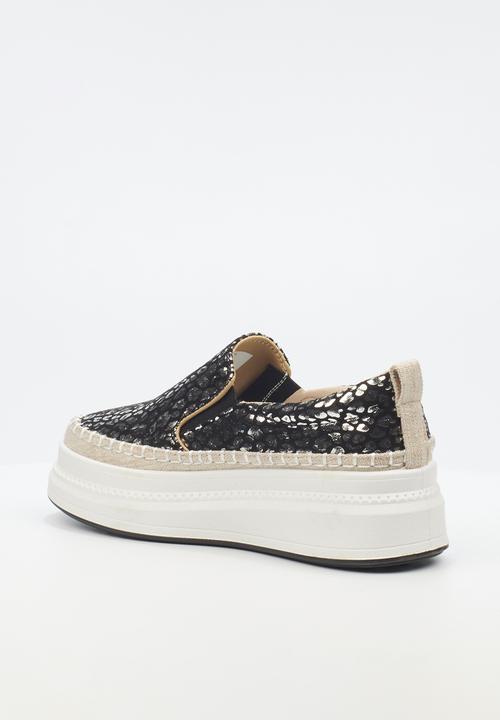 Butterfly Feet Senhora 13 slip-on - black.