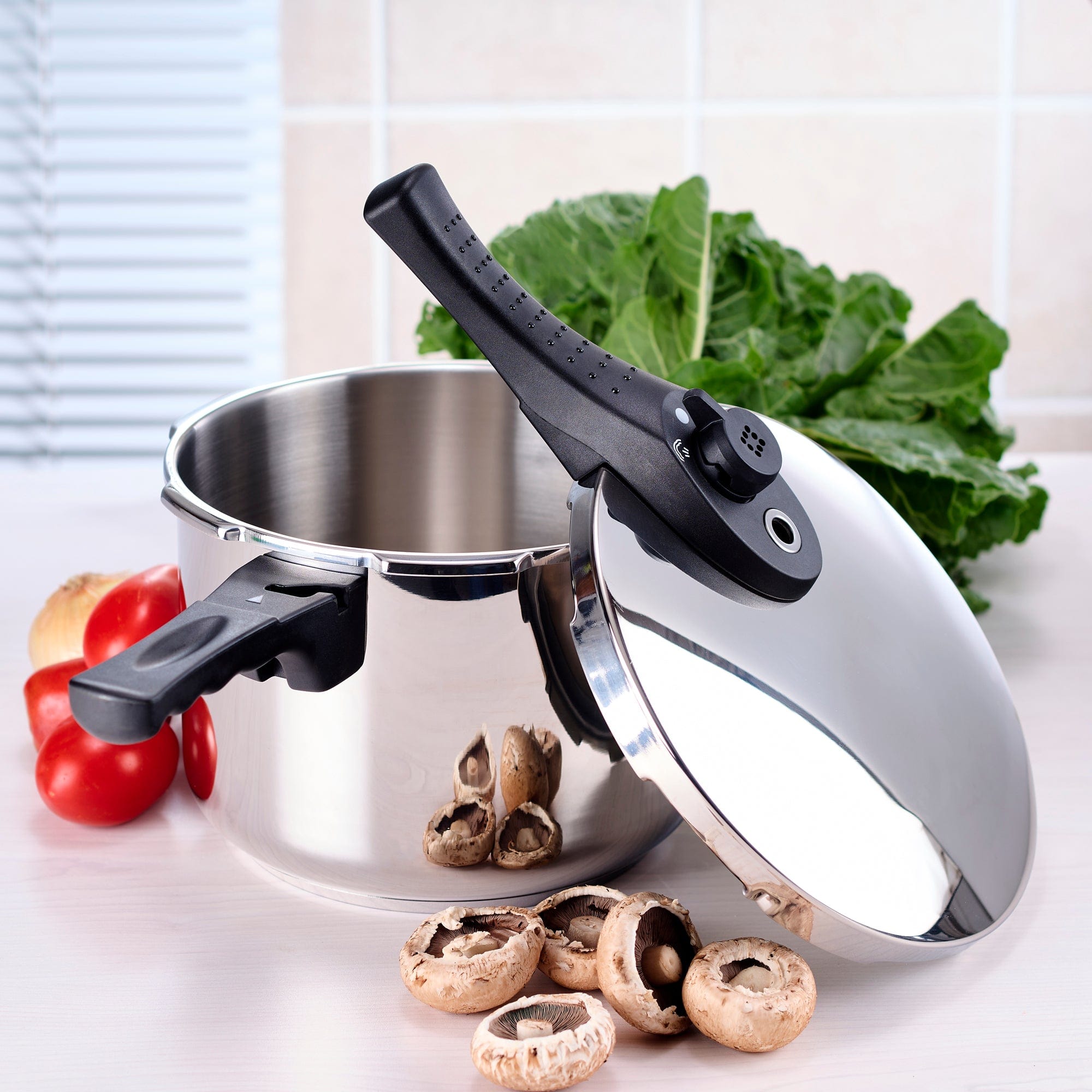 Russell Hobbs Pressure Cookers Russell Hobbs Pressure Cooker 6 Litre RHPC06