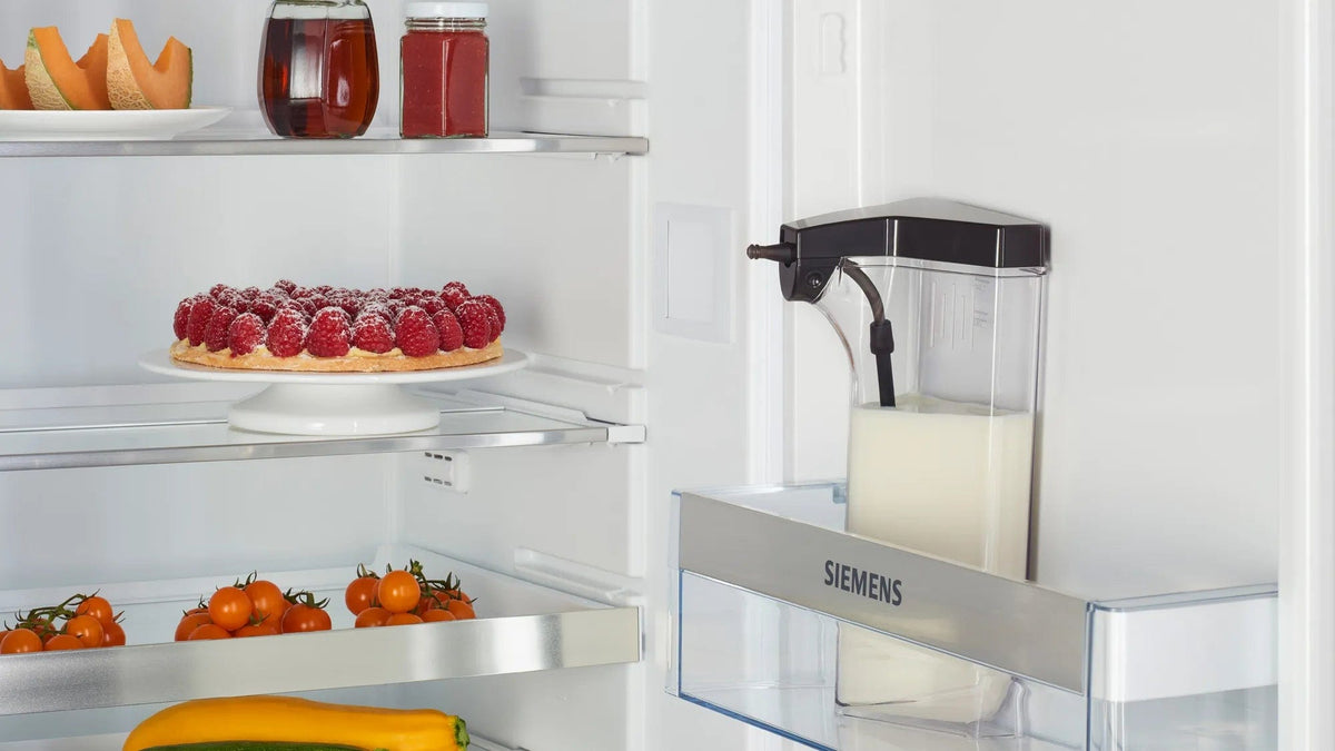 SIEMENS COFFEE MACHINE Siemens Fully Automatic Coffee Machine EQ.9 S300 Black (4707888824409)