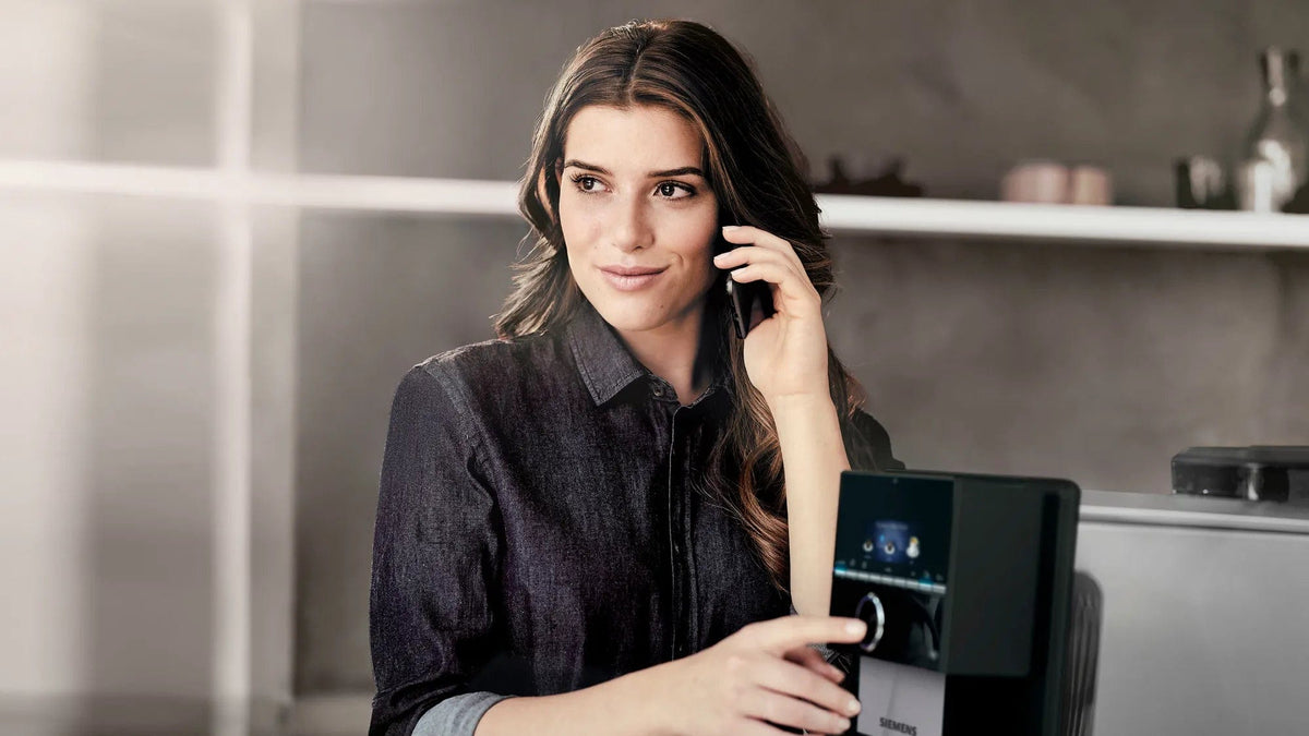 SIEMENS COFFEE MACHINE Siemens Fully Automatic Coffee Machine EQ.9 S300 Black (4707888824409)