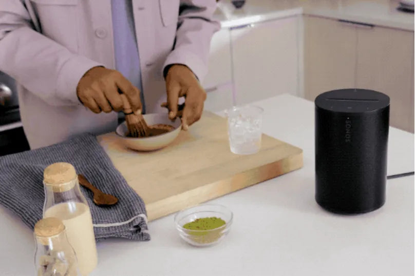 Sonos Era 100 SL Smart Speaker.