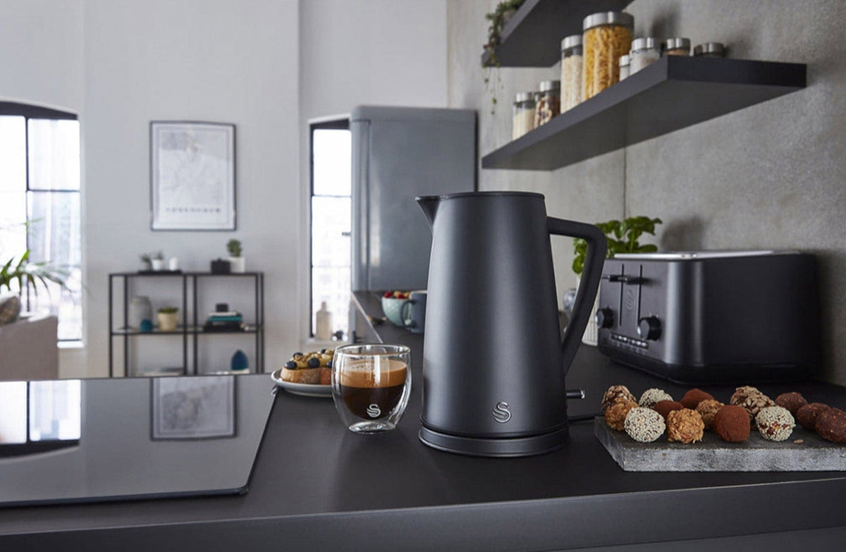 Swan KETTLE Swan Stealth 1,7 Litre Cordless Kettle Black SNK9G (7569017405529)