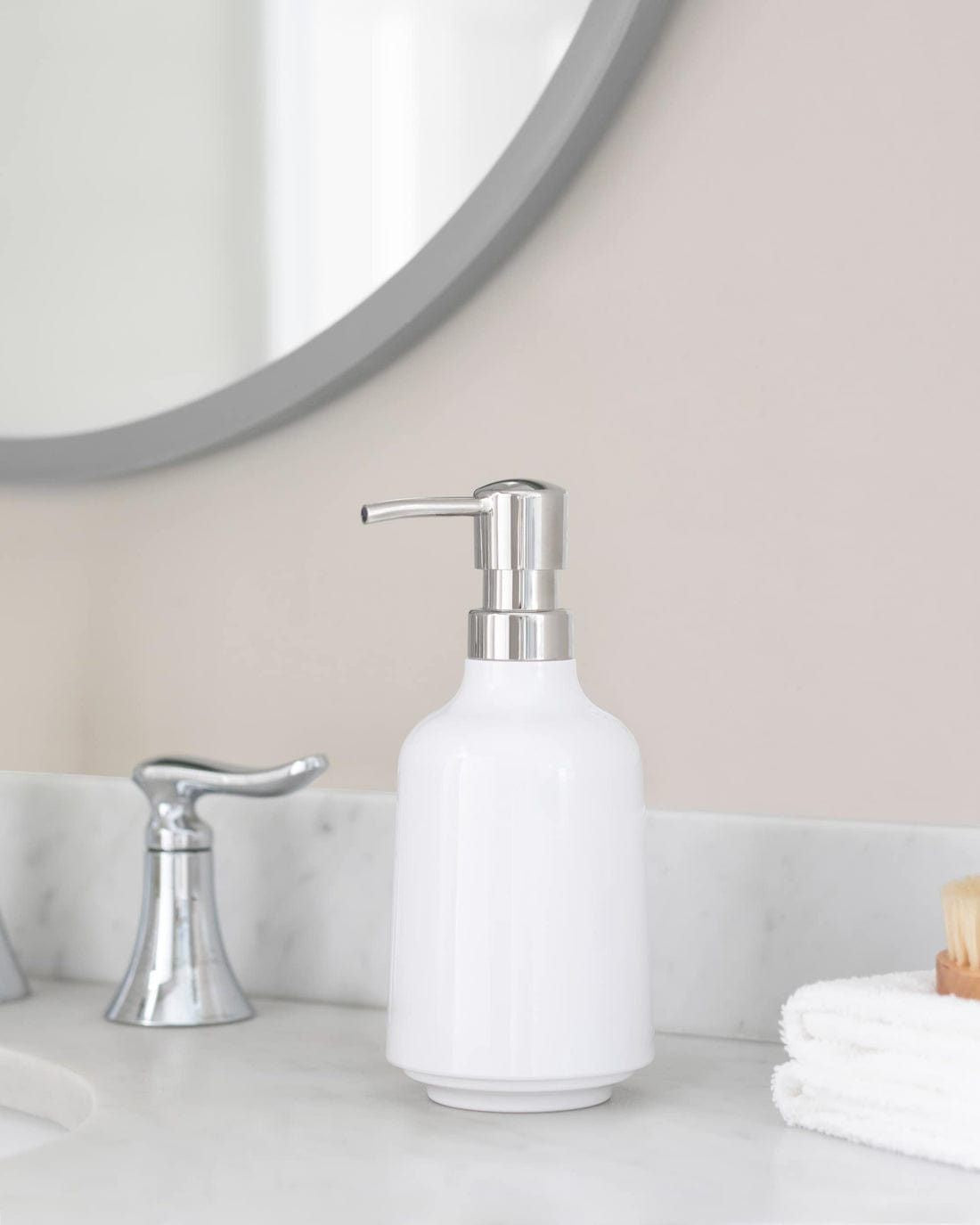 Umbra Paper Holder Umbra Step Soap Pump White UMB023838660