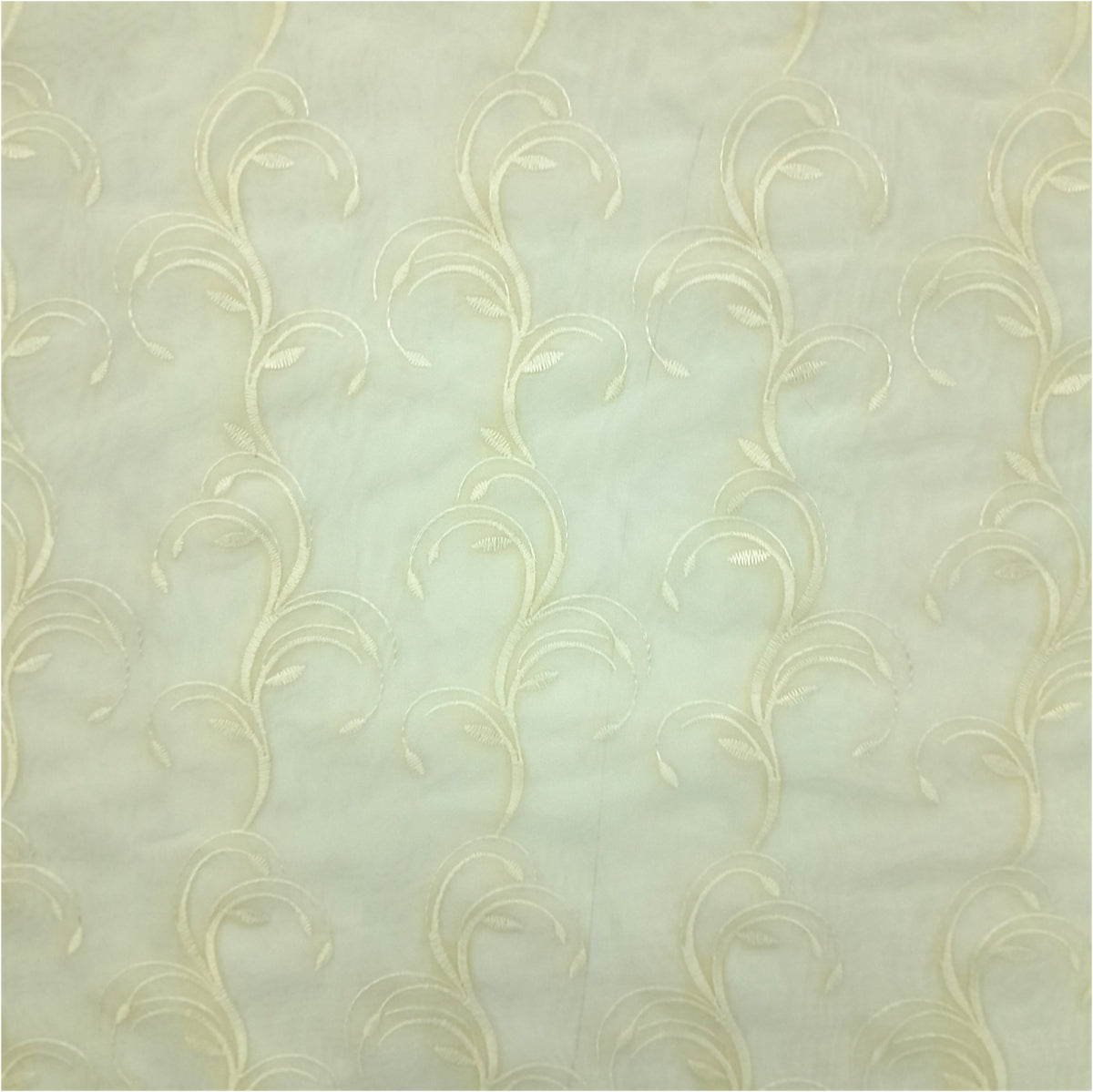 Voile Lace Whispering Threads White Emb 120 cm