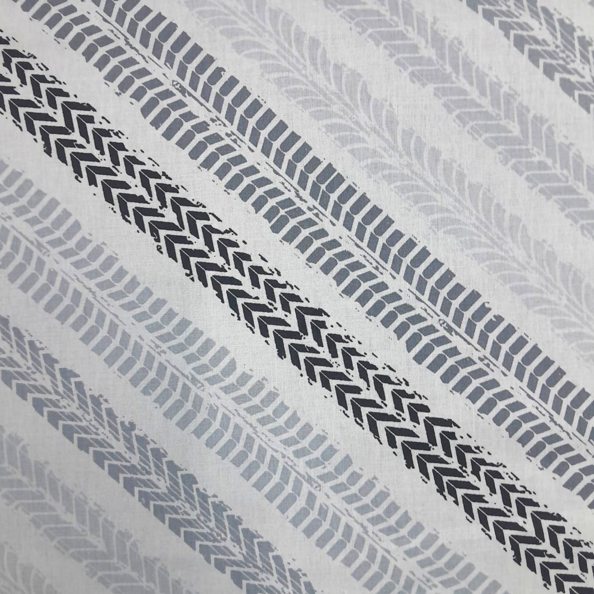 Fabric Printed 100% Cotton Percale Sheeting Monochrome Patterns 240 cm.