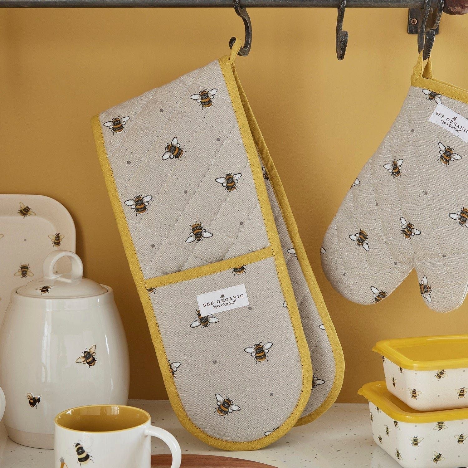 Cookmart Cooksmart Bumble Bee Double Oven Glove CS1756