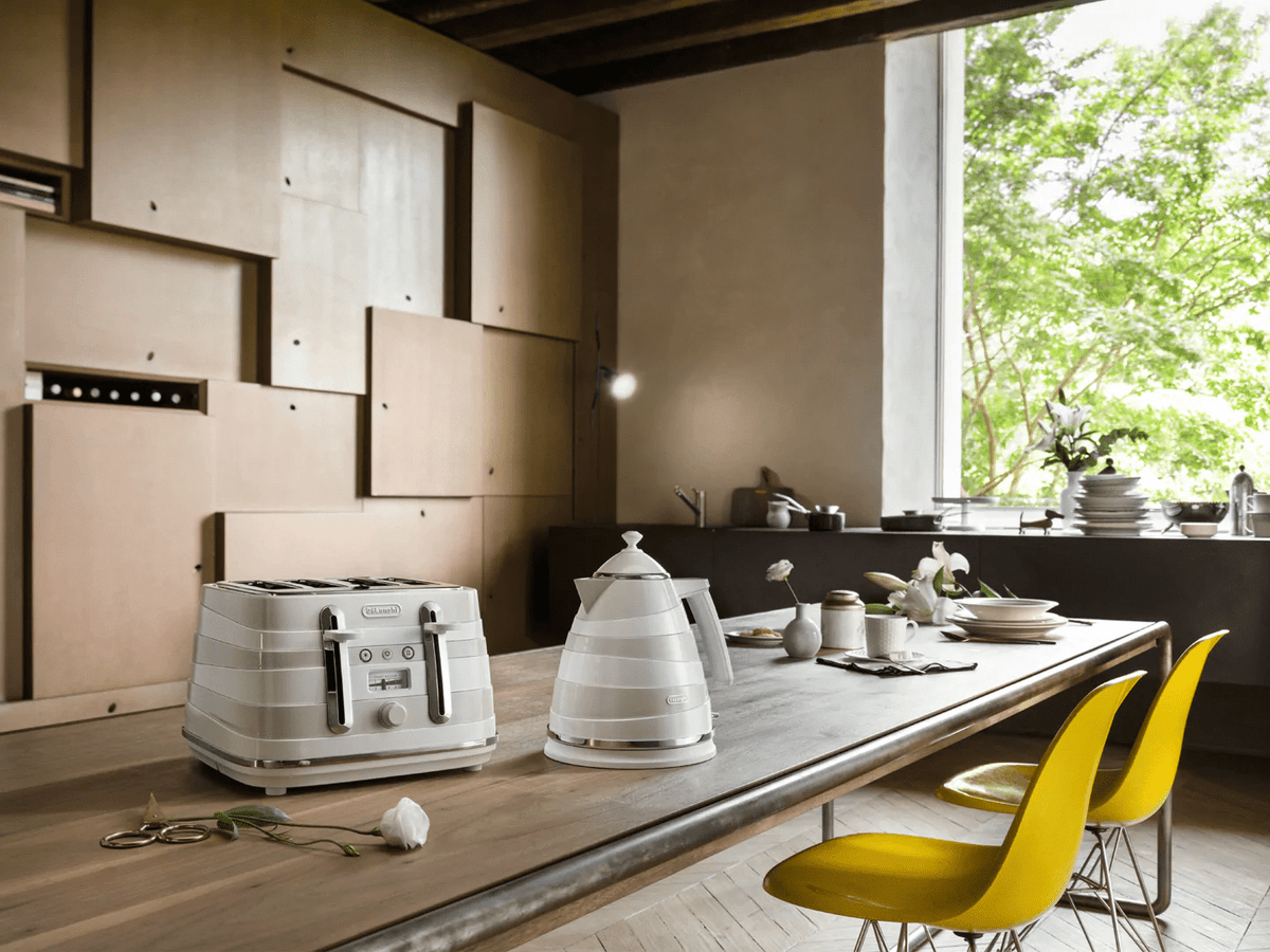 Delonghi KETTLE Delonghi Avvolta Class Kettle KBAC3001.W White (2061750272089)