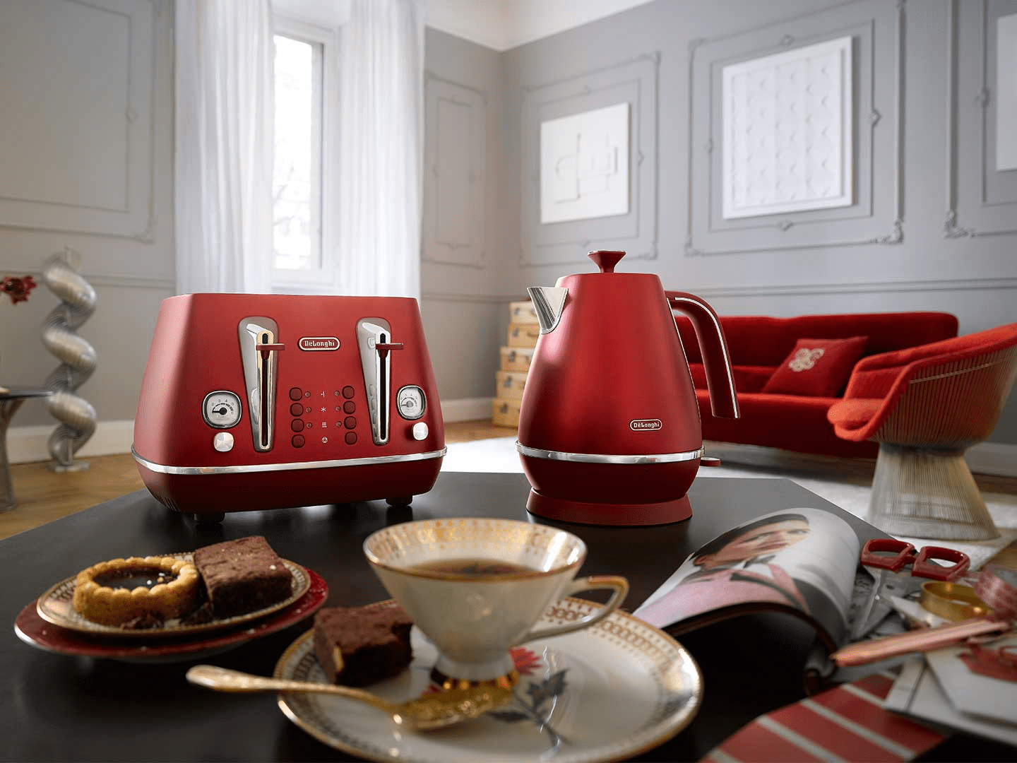 Delonghi KETTLE Delonghi Distinta Flair Kettle - Glamour KBI2001.R Red (4762697597017)