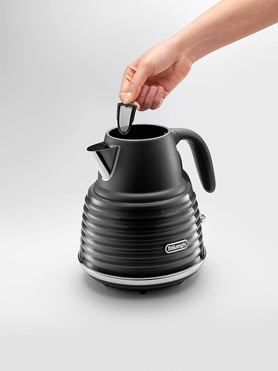 Delonghi KETTLE Delonghi Scultura Selections Kettles 1.5 Litre Black KBZS3001.BK (4699311702105)